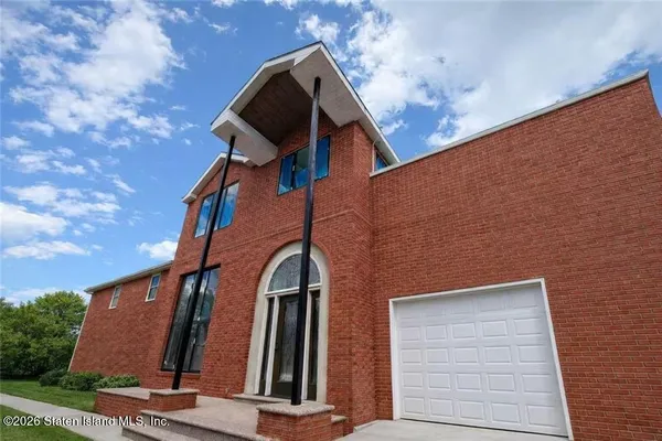 $1,790,000 | 25 Grasmere Avenue | Grasmere