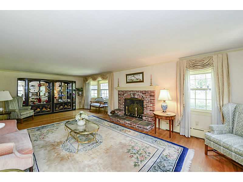 277 Howland Road East Greenwich, RI 02818 - Photo 8 of 22 Living Room.