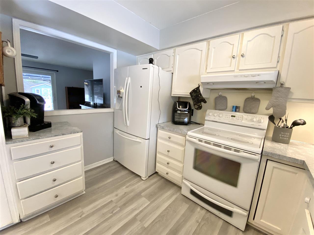 10048 West Mount Morris Road Flushing, MI 48433 - Photo 9 of 51 50063354-8.JPG