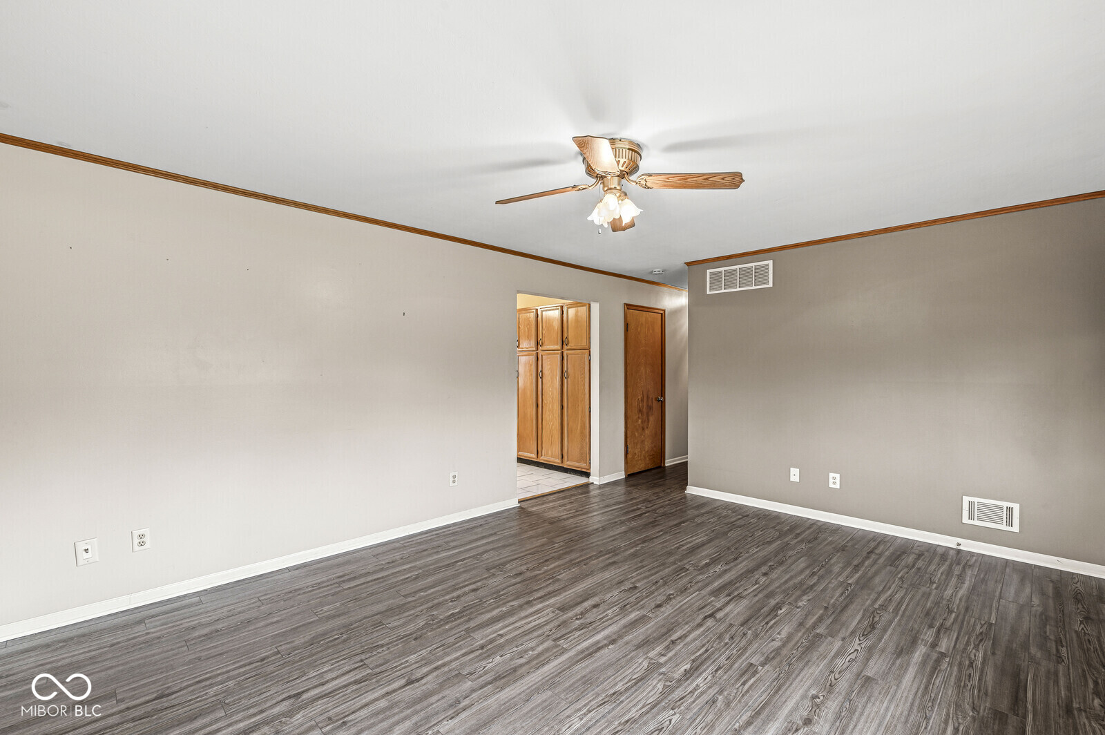 7039 Combs Road Indianapolis, IN 46237 - Photo 4 of 27 Gallery Image 4