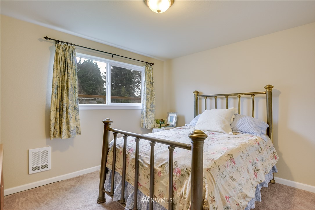 1546 South Walters Road Tacoma, WA 98465 - Photo 13 of 22
