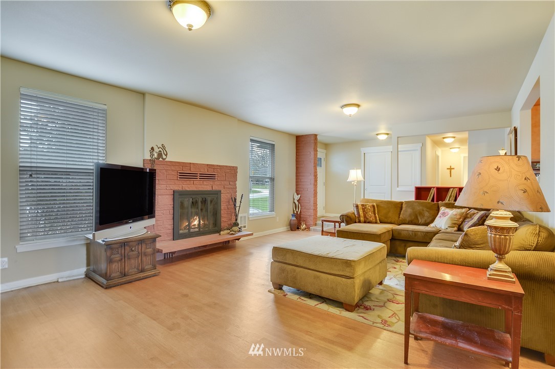 1546 South Walters Road Tacoma, WA 98465 - Photo 3 of 22