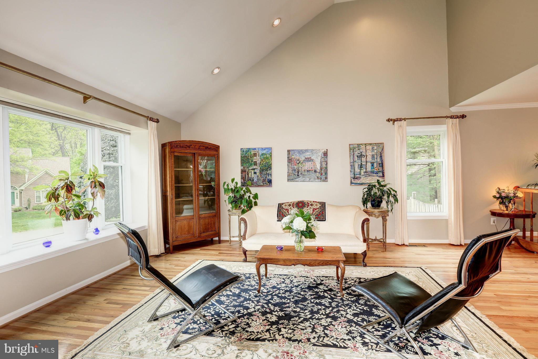 759 Ridge Drive McLean, VA 22101 - Photo 4 of 30 Formal Living Room w/ vaulted Cailings