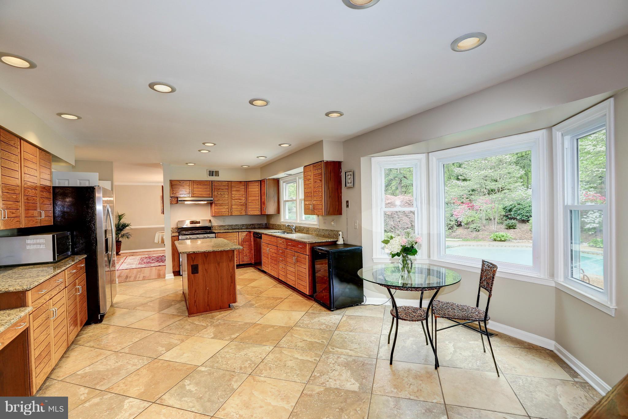 759 Ridge Drive McLean, VA 22101 - Photo 10 of 30 Eat-n Area in Kitchen