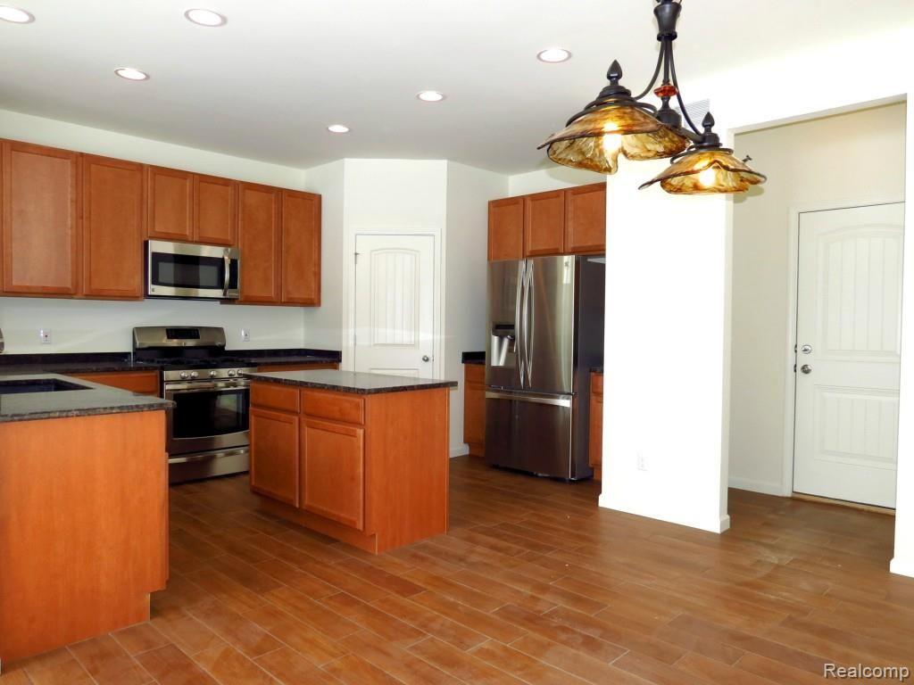3 Kitchen.jpg