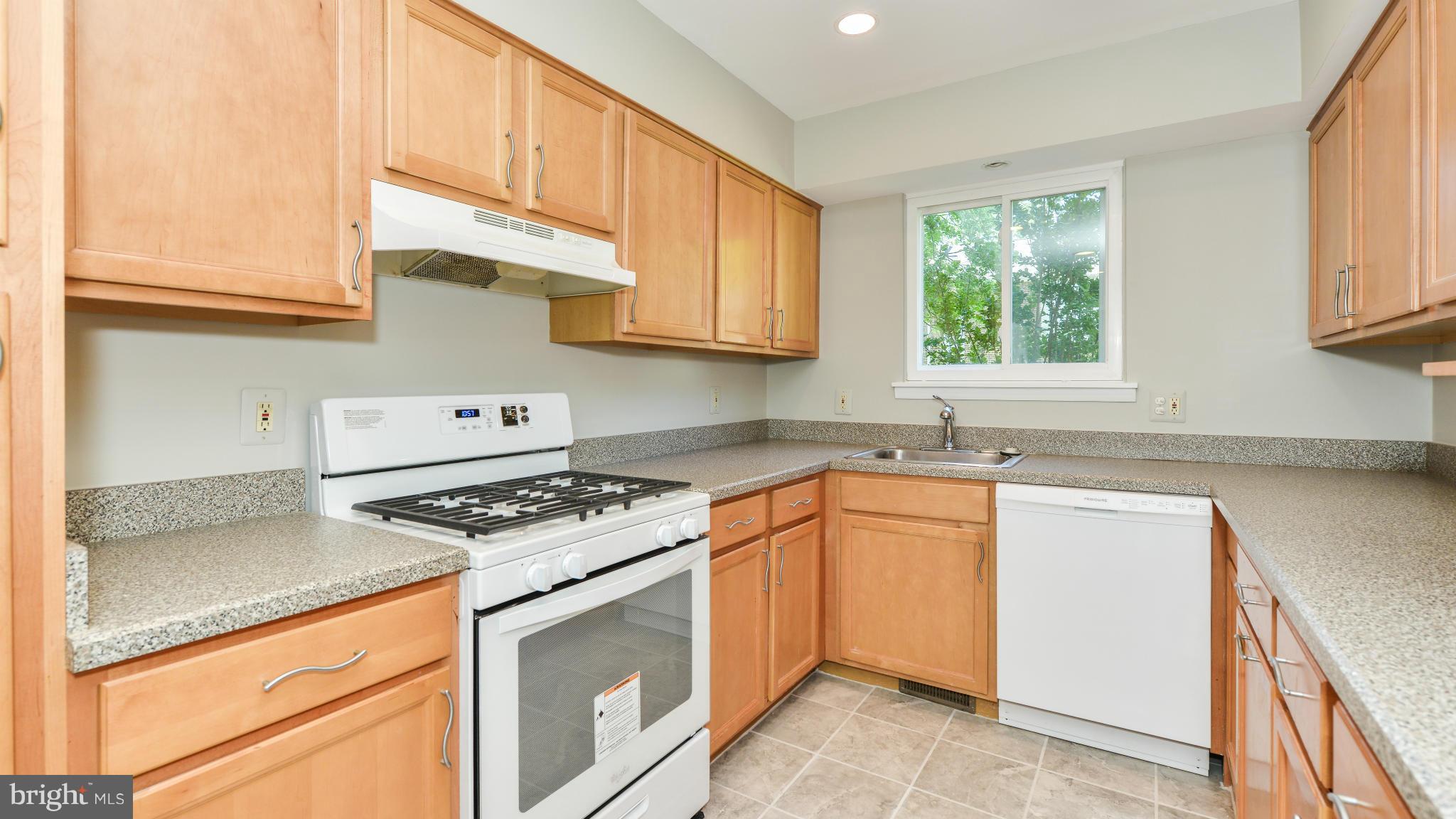 11021 Saffold Way Reston, VA 20190 - Photo 11 of 29 Kitchen