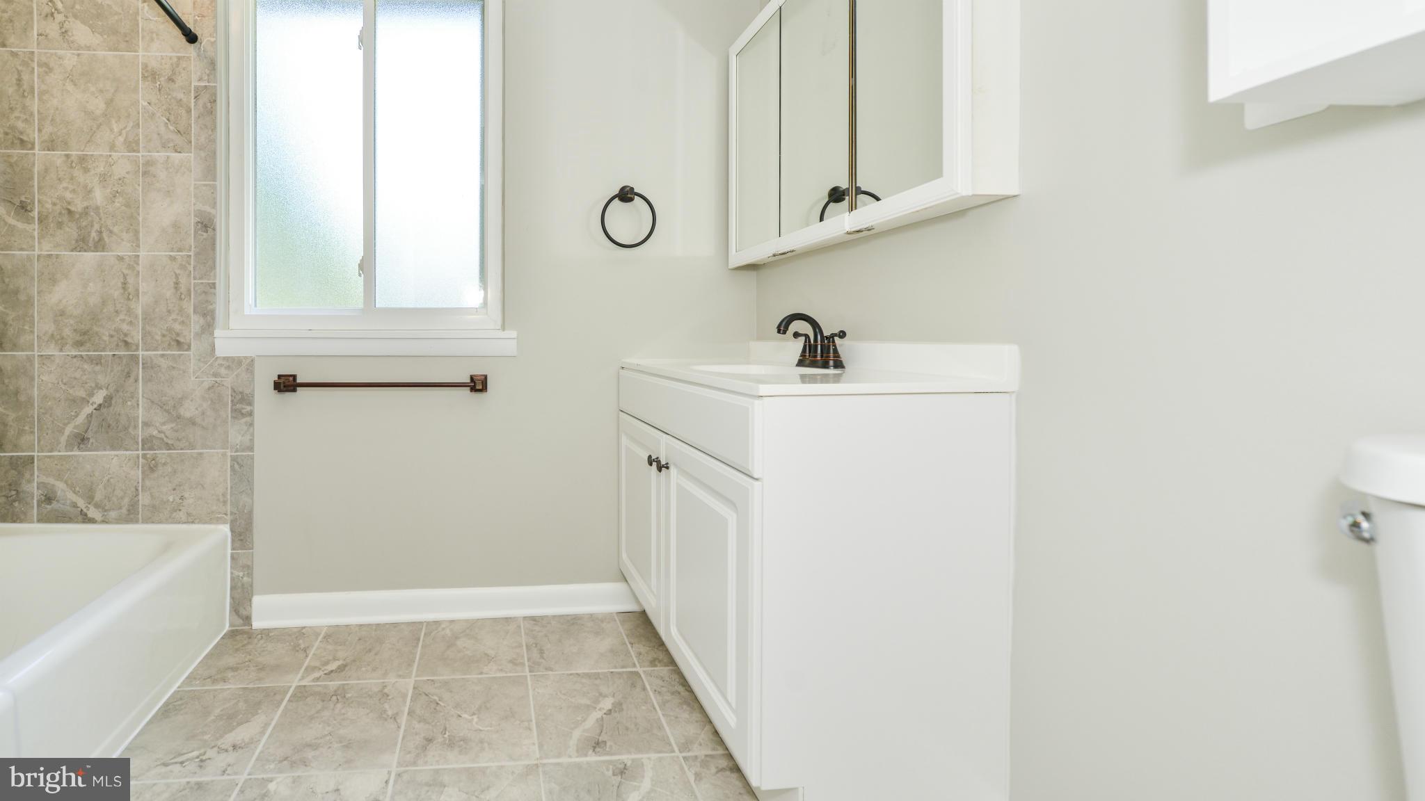 11021 Saffold Way Reston, VA 20190 - Photo 17 of 29 Bath (Master)
