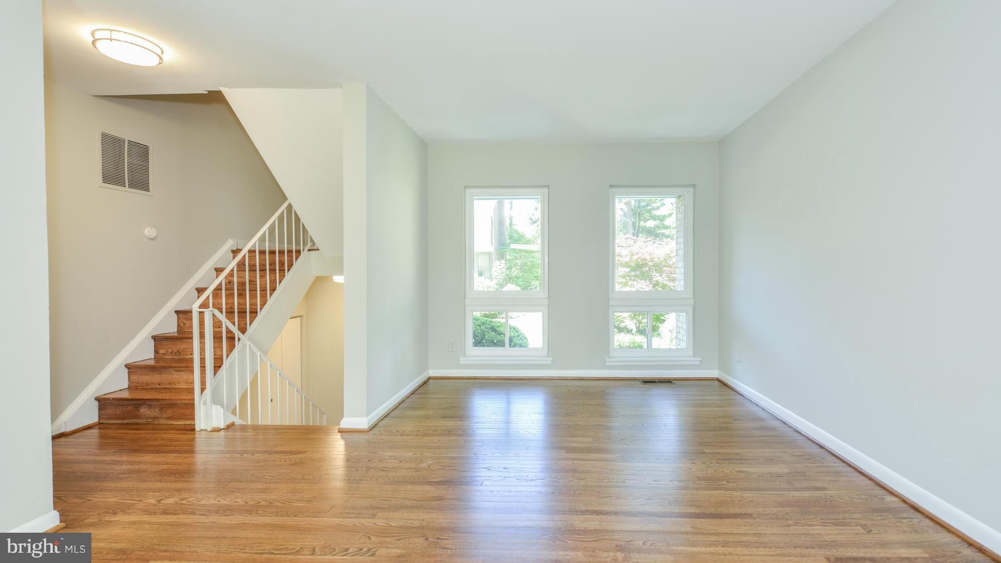 11021 Saffold Way Reston, VA 20190 - Photo 4 of 29 Living Room