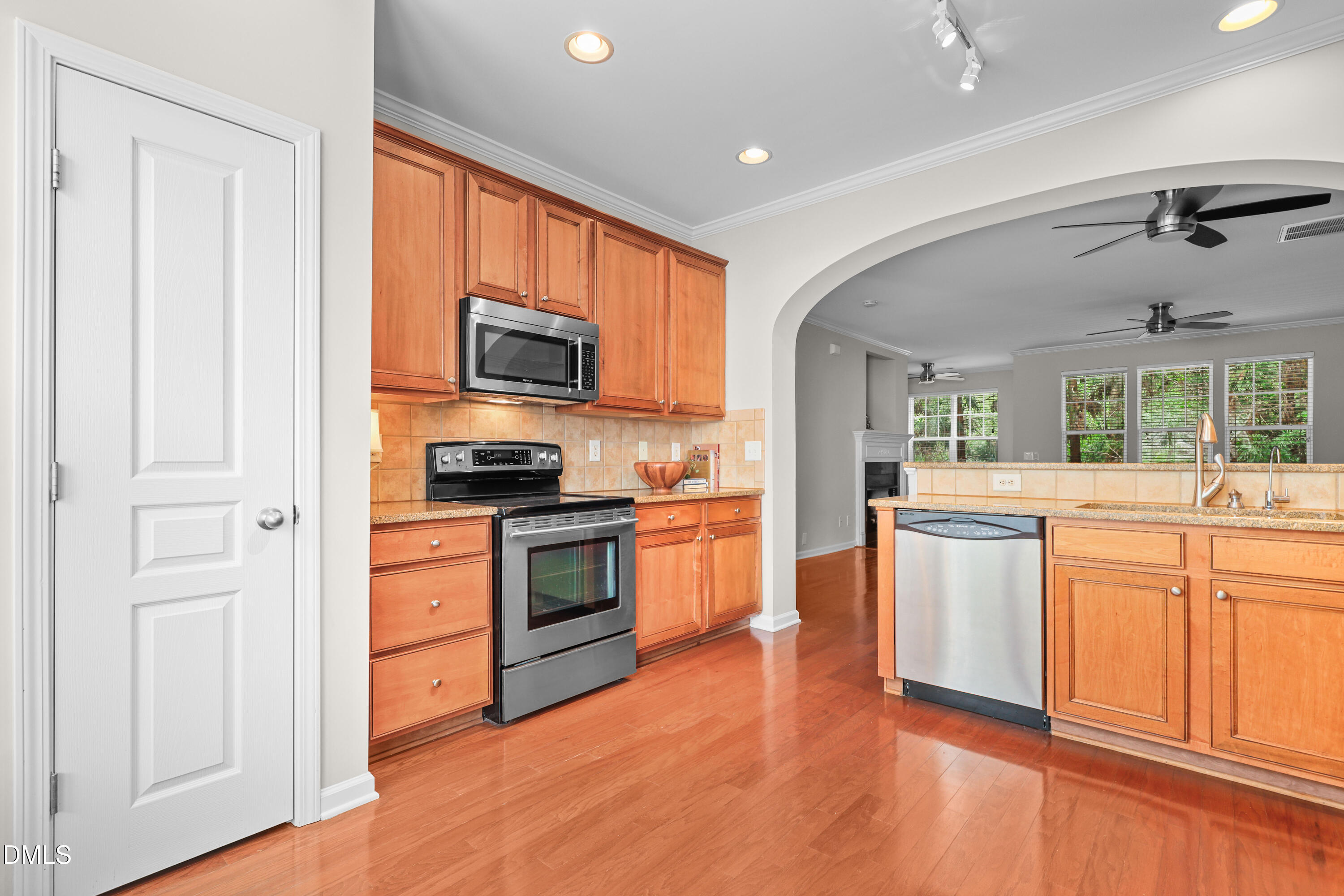 5813 Cameo Glass Way Raleigh, NC 27612 - Photo 14 of 40 15
