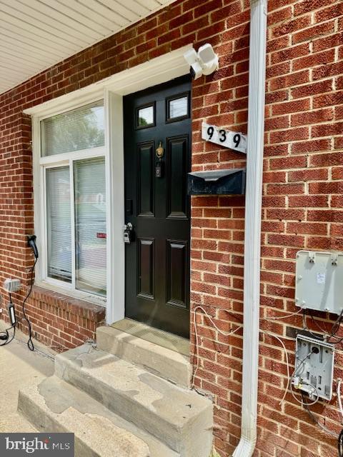 939 Owens Road Oxon Hill, MD 20745 - Photo 5 of 32 Front door