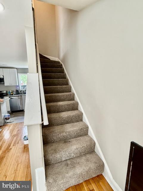 939 Owens Road Oxon Hill, MD 20745 - Photo 10 of 32 Stairs to Upper Level