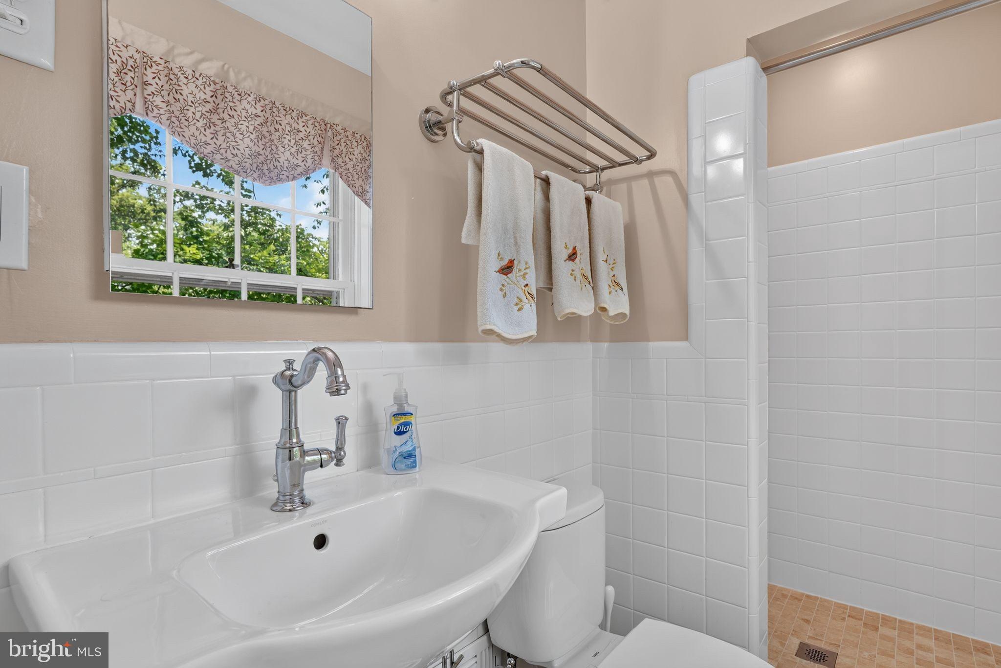 8112 Rayburn Road Bethesda, MD 20817 - Photo 25 of 52