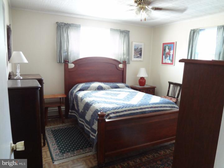 734 Hickory Road Secane, PA 19018 - Photo 10 of 20 Gallery Image 10