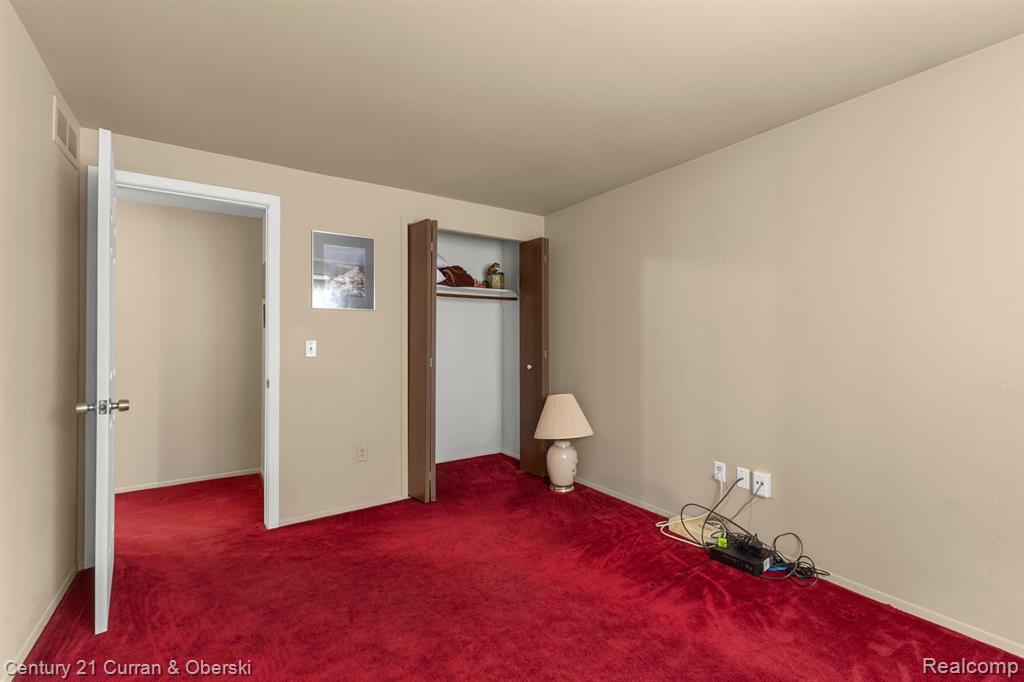 45223 Rudgate Road Canton, MI 48188 - Photo 20 of 35