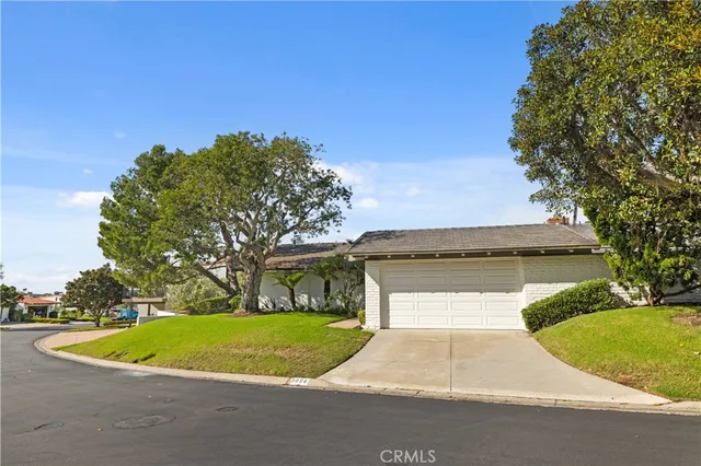 $1,975,000 | 1954 Vista Caudal, Newport Beach, CA 92660