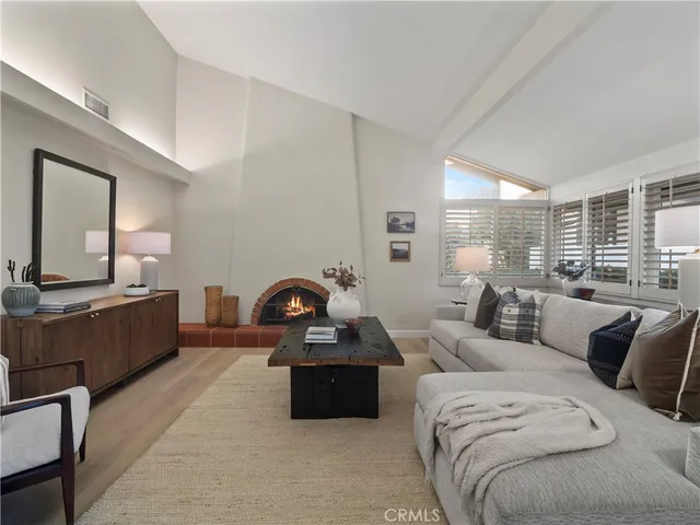 $1,975,000 | 1954 Vista Caudal, Newport Beach, CA 92660