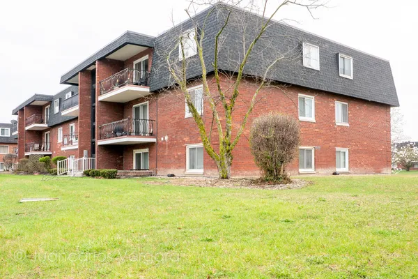 $80,000 | 17004 Novak Drive, Unit T104, Hazel Crest, IL 60429