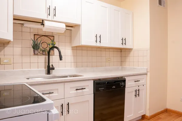 $80,000 | 17004 Novak Drive, Unit T104, Hazel Crest, IL 60429