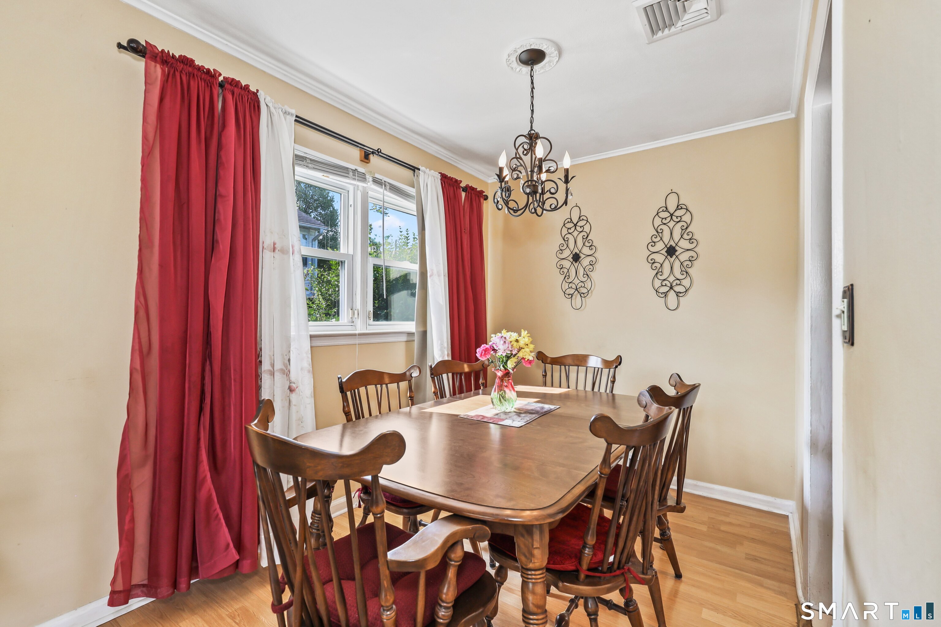 81 Alberta Street Waterbury, CT 06708 - Photo 8 of 40