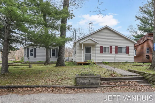 $299,000 | 10138 South Lakeside Ridge Road, Baldwin, MI 49304