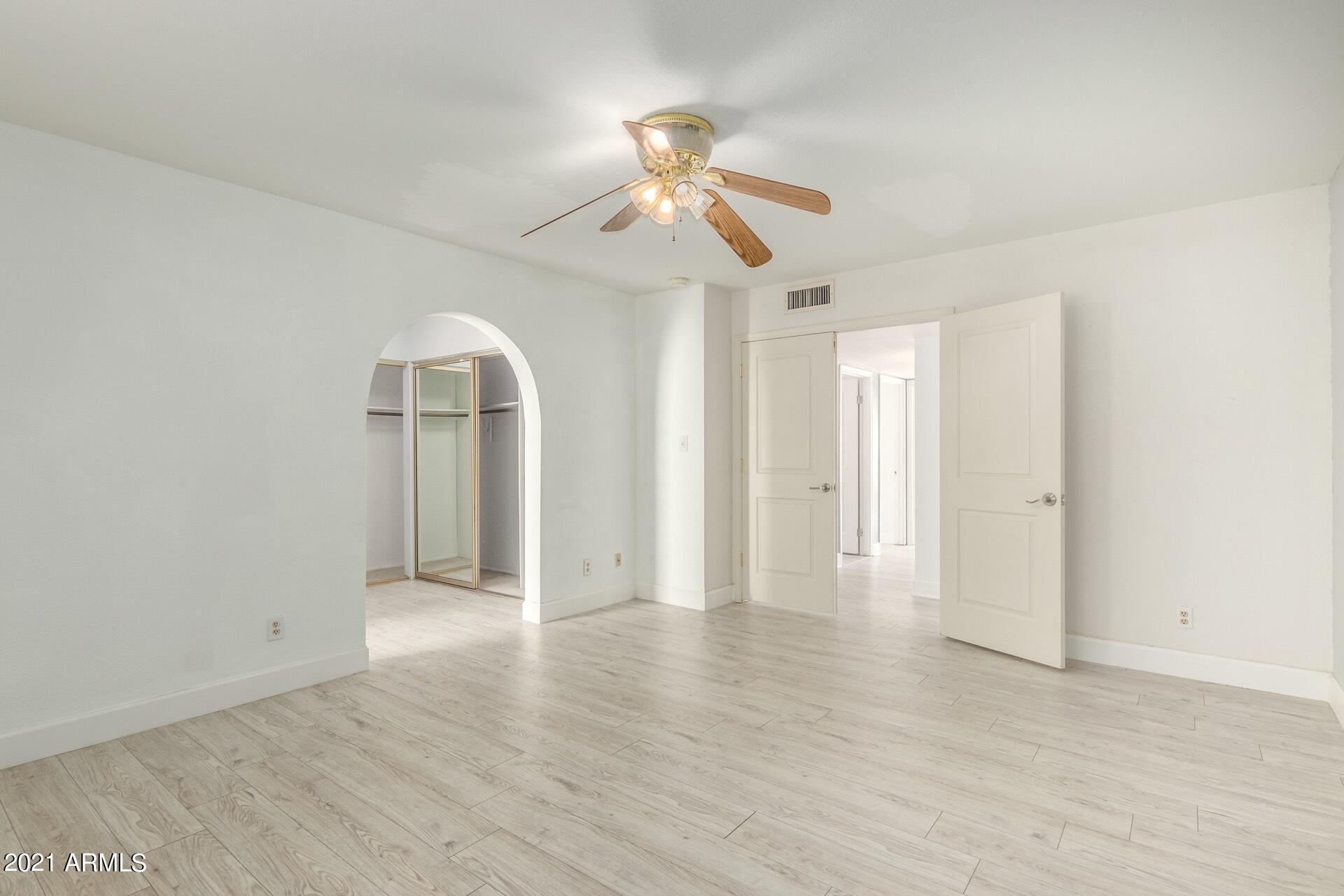 4218 East Redfield Road Phoenix, AZ 85032 - Photo 11 of 20 Relaxing, spacious Master BR
