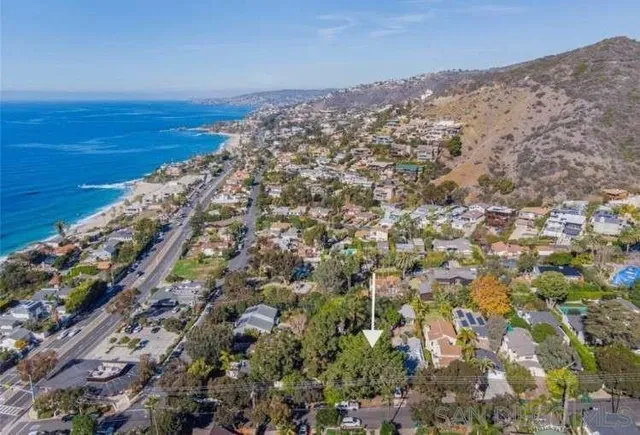 $2,300,000 | 31565 Eagle Rock Way, Laguna Beach, CA 92651