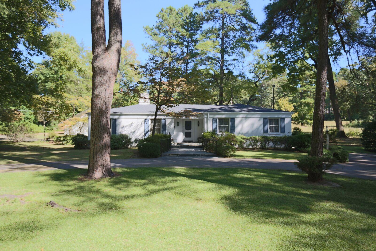 665 South Valley Road Southern Pines, NC 28387 - Photo 1 of 15 IMG_0658_preview 2