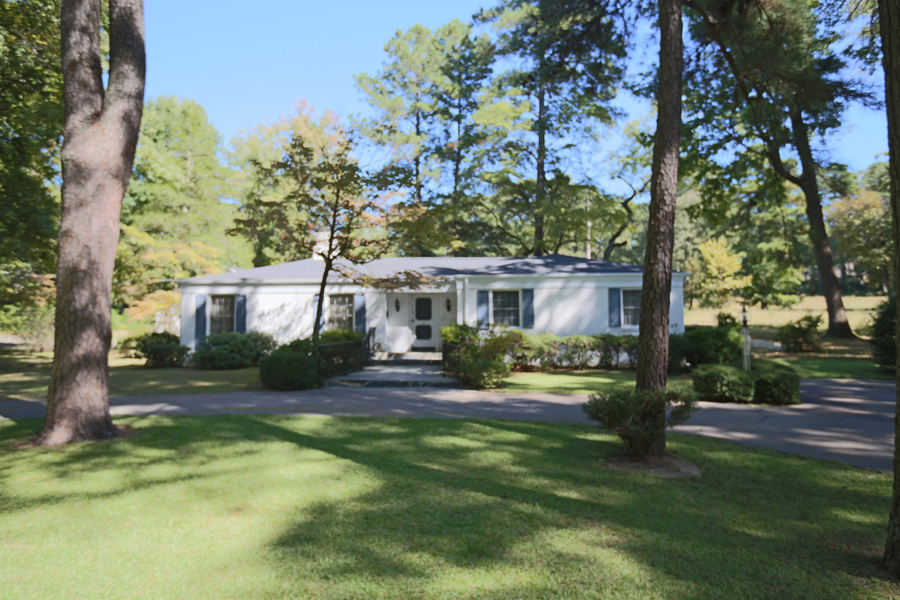 665 South Valley Road Southern Pines, NC 28387 - Photo 2 of 15 Front View