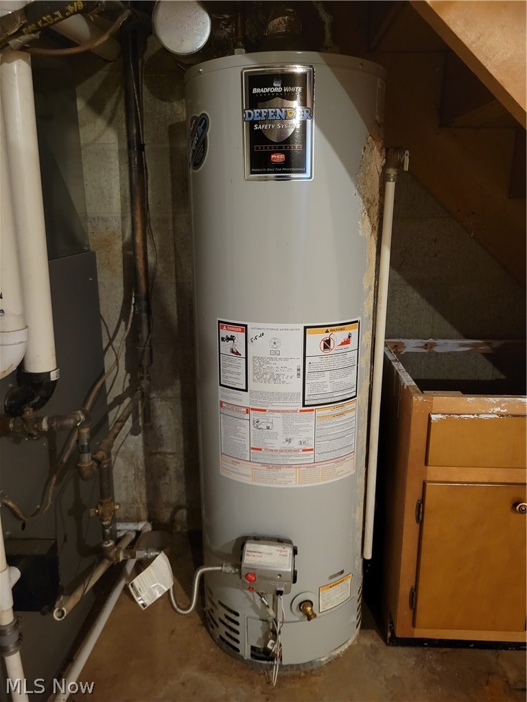 103 Robson Road Marietta, OH 45750 - Photo 19 of 21 Hot water tank