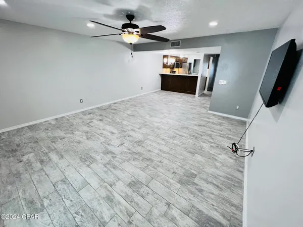 $1,950 | 8623 North Lagoon Drive, Unit B10, Panama City Beach, FL 32408