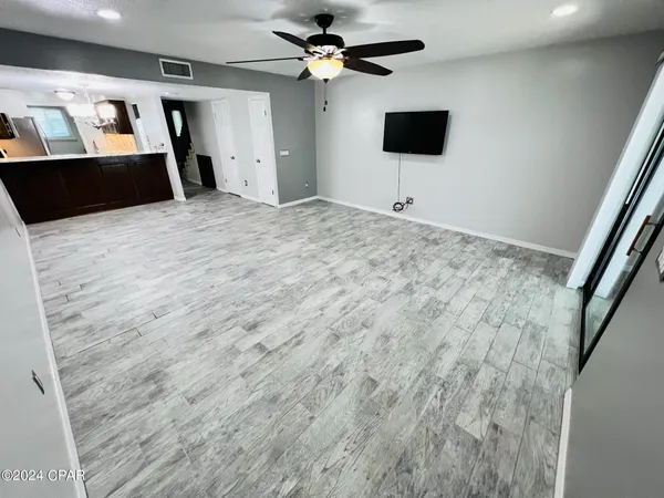 $1,950 | 8623 North Lagoon Drive, Unit B10, Panama City Beach, FL 32408