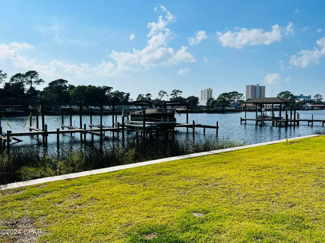 $1,950 | 8623 North Lagoon Drive, Unit B10, Panama City Beach, FL 32408