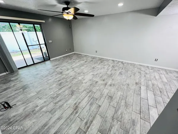 $1,950 | 8623 North Lagoon Drive, Unit B10, Panama City Beach, FL 32408