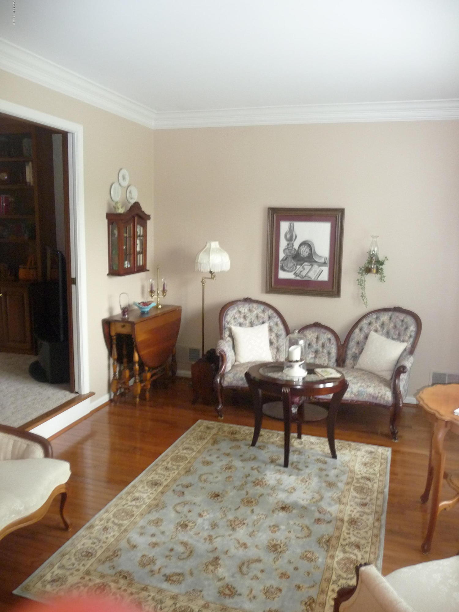 900 Ramsgate Court Louisville, KY 40299 - Photo 4 of 29 P1010479