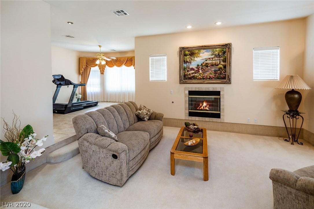 1041 Norellat Road Henderson, NV 89011 - Photo 4 of 35 Gallery Image 4
