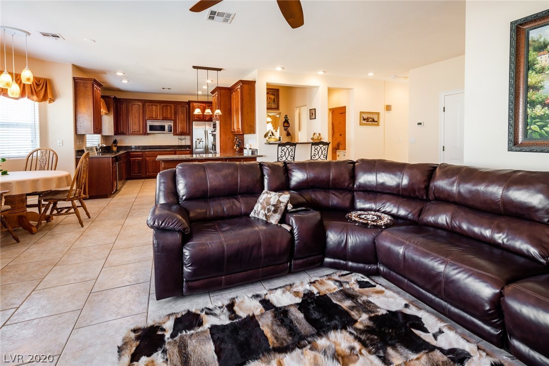 1041 Norellat Road Henderson, NV 89011 - Photo 9 of 35 Gallery Image 9