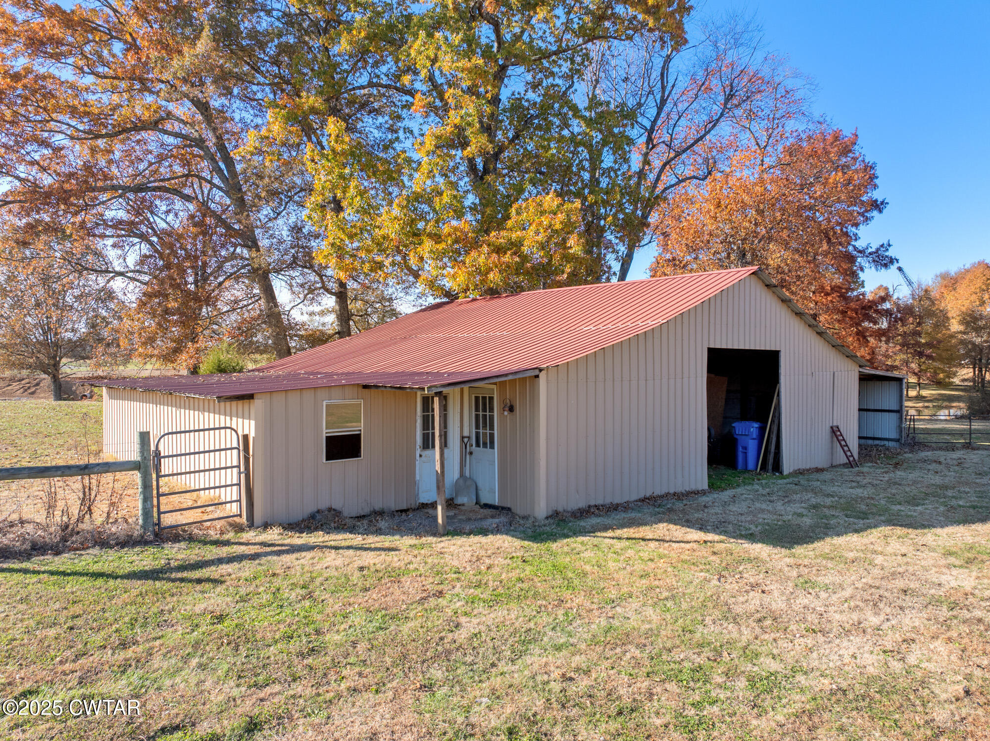 1100 Power Station Road Trezevant, TN 38258 - Photo 29 of 40 a backyard of a house