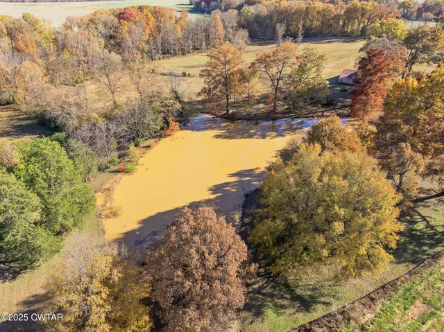 a view of a lake with houses