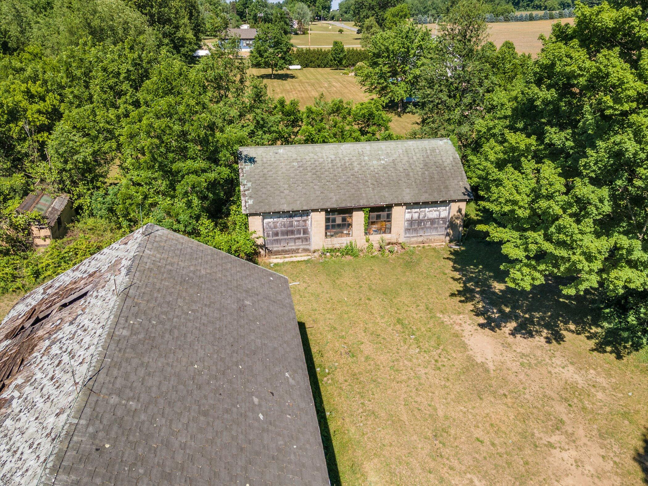 8320 Danneffel Road Watervliet, MI 49098 - Photo 8 of 26 26-8320-Danneffel-RoadWindowstill-Real-E