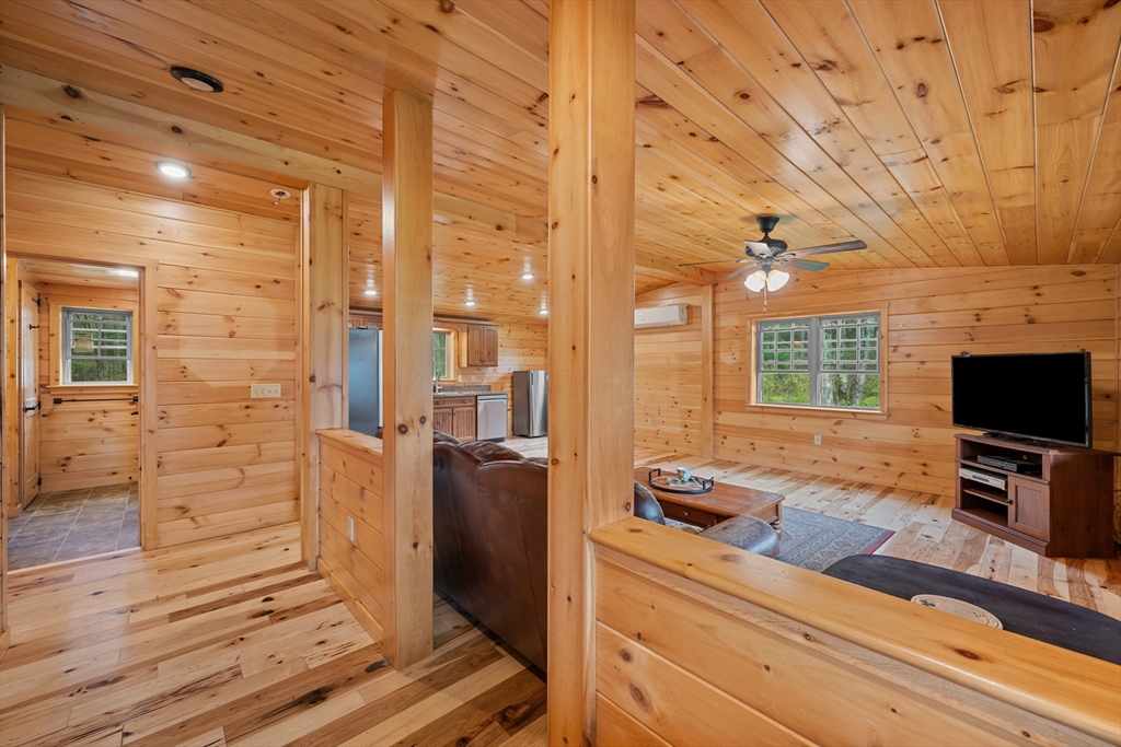 22 Carpenter Road Dudley, MA 01571 - Photo 5 of 32