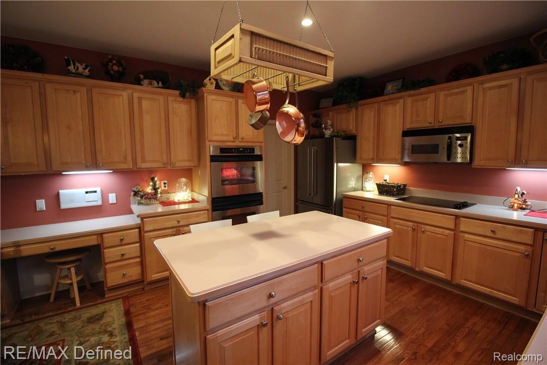 An Abundance of Cabinets