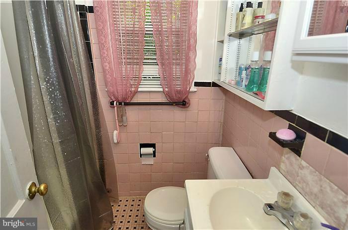 1526 Hanby Street Silver Spring, MD 20902 - Photo 9 of 19 Bath