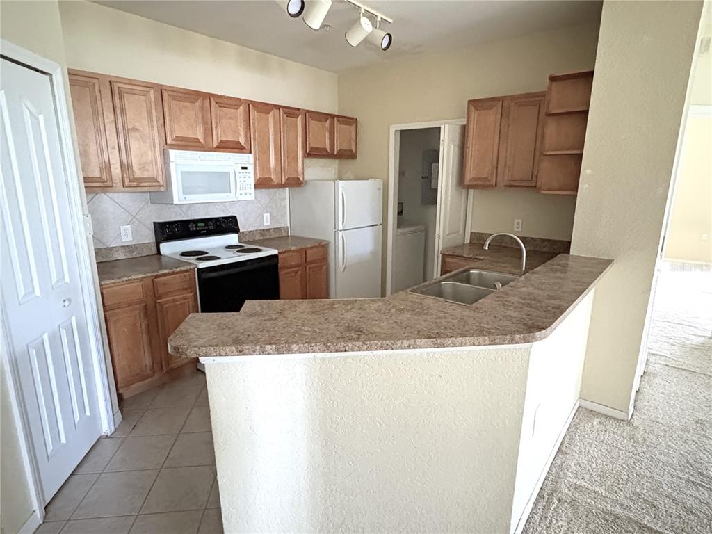 6177 Metrowest Boulevard, Unit 102 Orlando, FL 32835 - Photo 6 of 21
