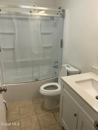 $1,350 | 18 1/2 Voorhees Street, Unit 1, Amsterdam, NY 12010