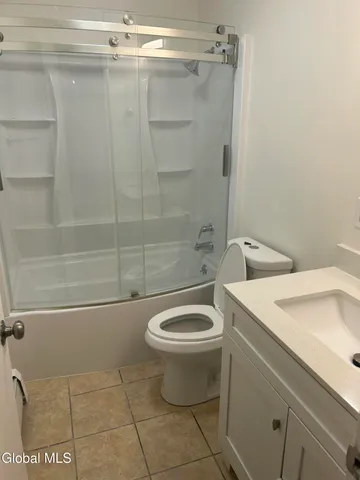 $1,350 | 18 1/2 Voorhees Street, Unit 1, Amsterdam, NY 12010