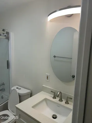 $1,350 | 18 1/2 Voorhees Street, Unit 1, Amsterdam, NY 12010