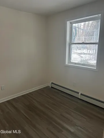 $1,350 | 18 1/2 Voorhees Street, Unit 1, Amsterdam, NY 12010