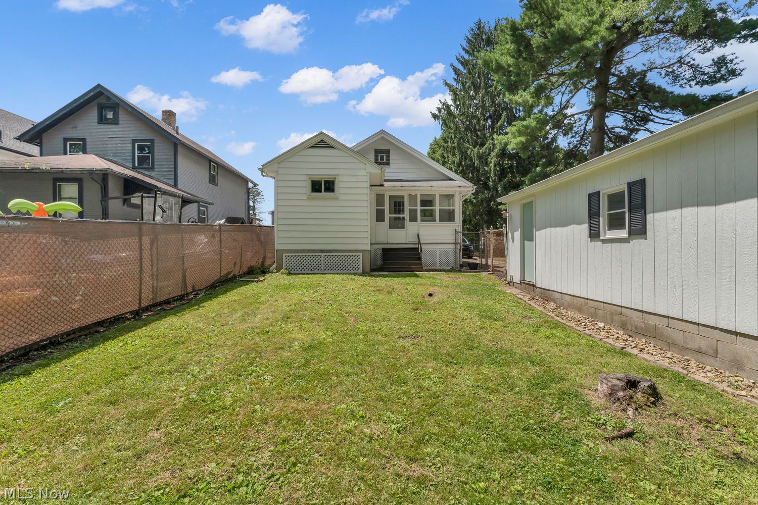 484 4th Street Struthers, OH 44471 - Photo 5 of 19