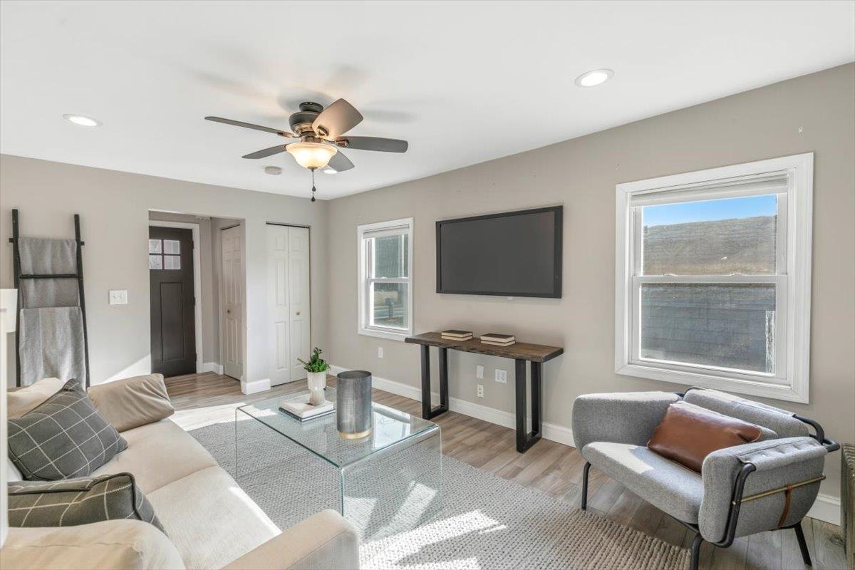 60 Town Farm Road Salem, NH 03079 - Photo 5 of 38