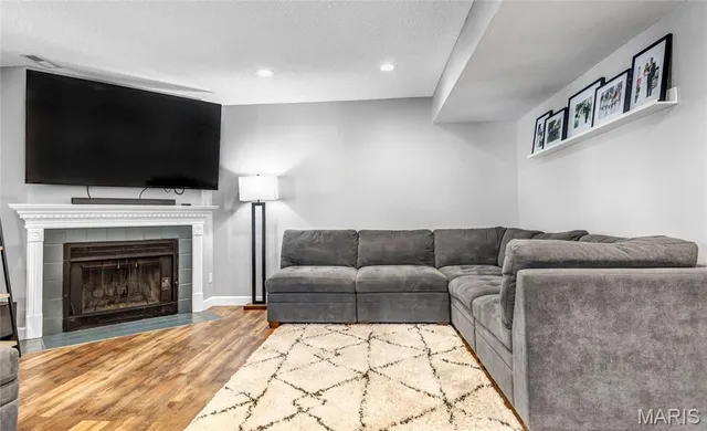 $189,000 | 9155 North Swan Circle, St. Louis, MO 63144